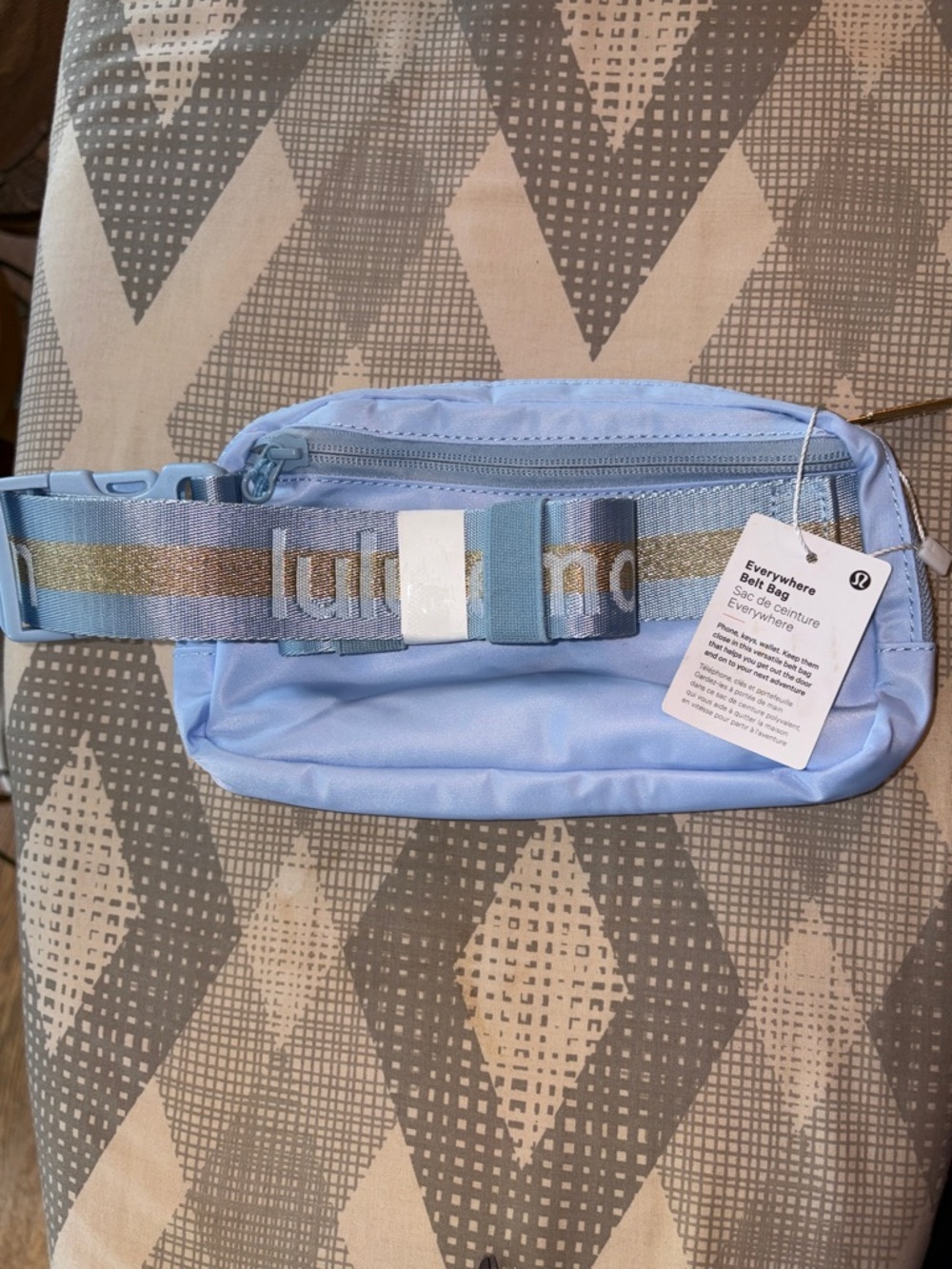 Lululemon Everywhere Belt Bag 1L Pastel Blue Gold Hardware Gold Strap NWT - Picture 5 of 14